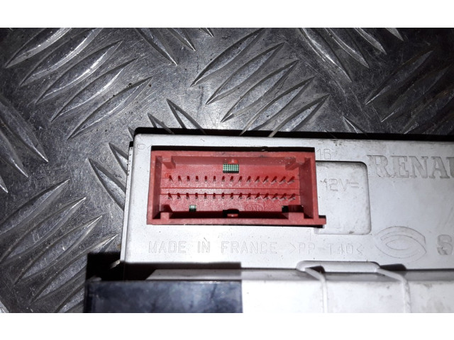 Дисплей    8200107839, 216676711   Renault Megane II