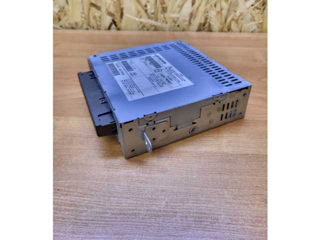 Радио/ проигрыватель CD/DVD / навигация