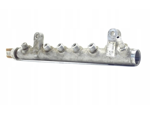 Топливная рампа 03L089C Audi A3 S3 8P