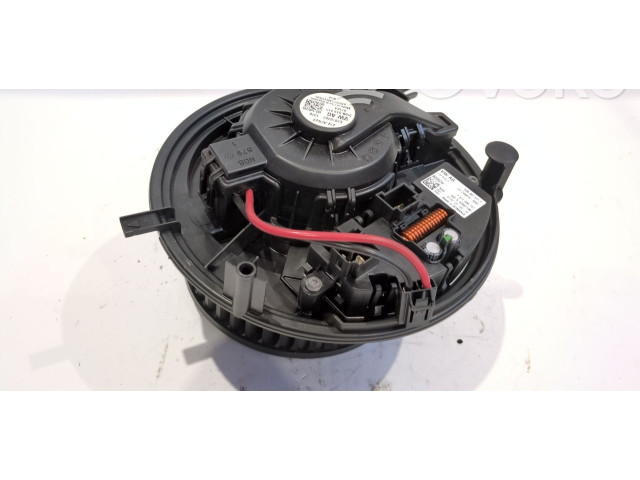 Вентилятор печки 5WB819015, CZ0160601370 Skoda Octavia Mk4
