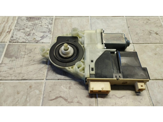 Передний двигатель механизма для подъема окон