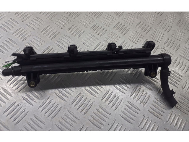 Топливная рампа 036971824A Audi A2