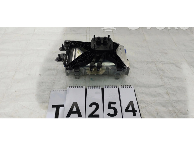 Řídící jednotka 1684435-00-J   Tesla Model 3 2021