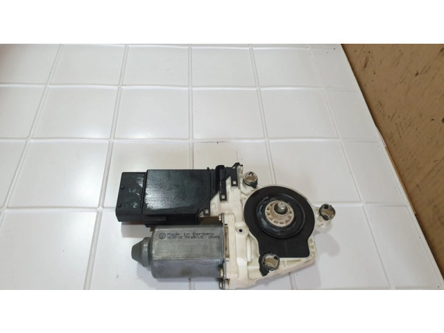 Передний двигатель механизма для подъема окон