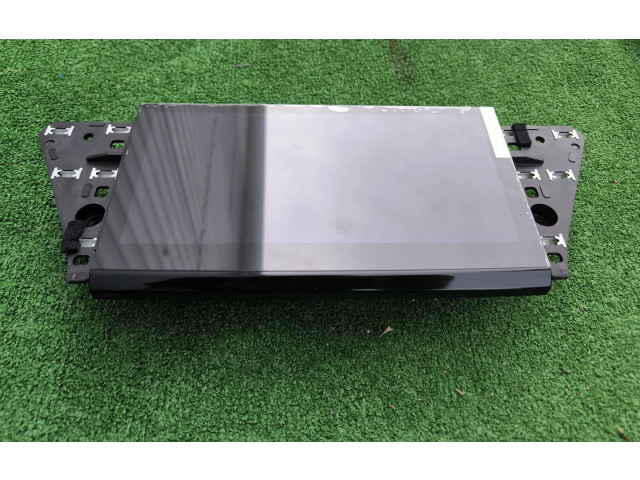 Радио/ проигрыватель CD/DVD / навигация