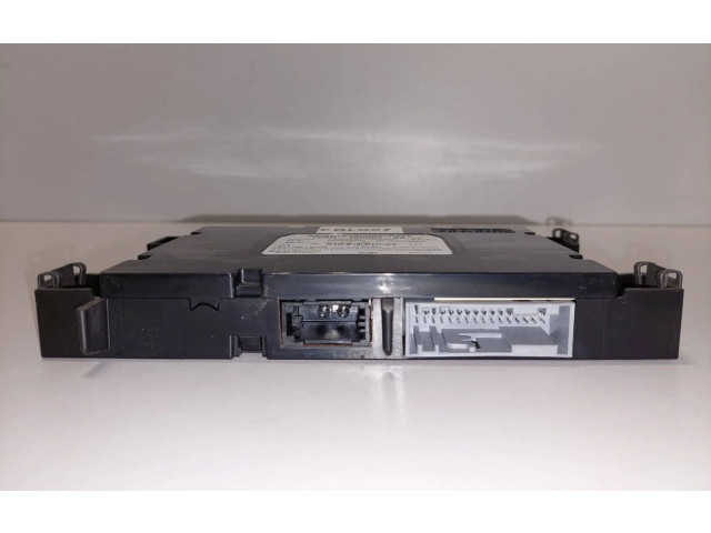 Моторчик дворников 31282129    Volvo V70