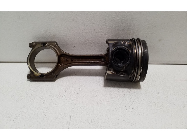  Поршень с шатуном  82L175  Volvo XC60  