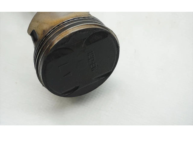 Поршень с шатуном Mitsubishi Galant