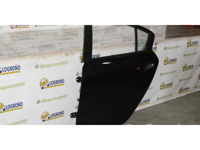 Задняя дверь