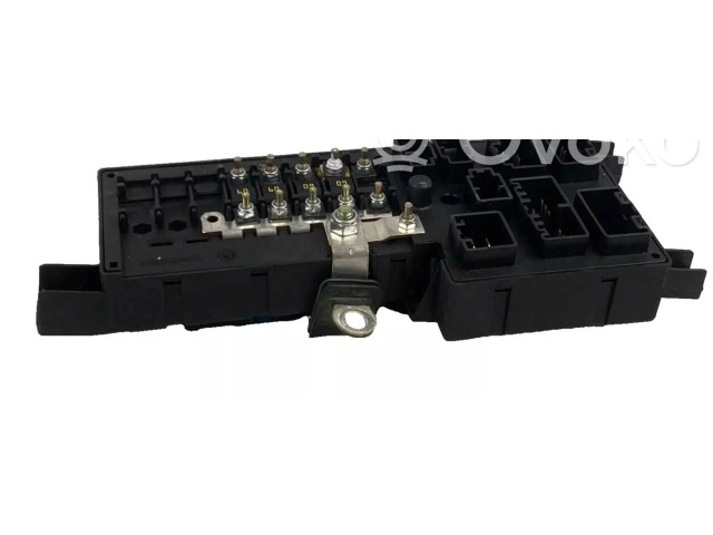 Блок предохранителей 8678449, 518829015 Volvo S80