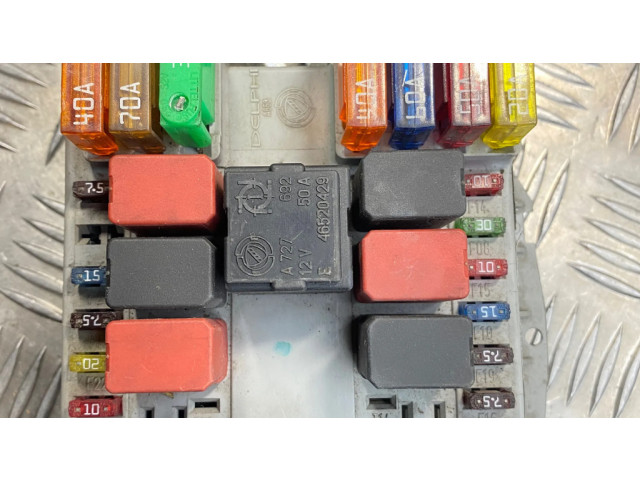 Блок предохранителей 46798118 Fiat Punto (188)