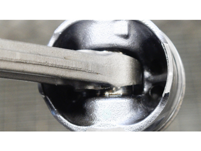 Поршень 120A18001R, 7701475074 Renault Clio IV для дизельного двигателя 1.5