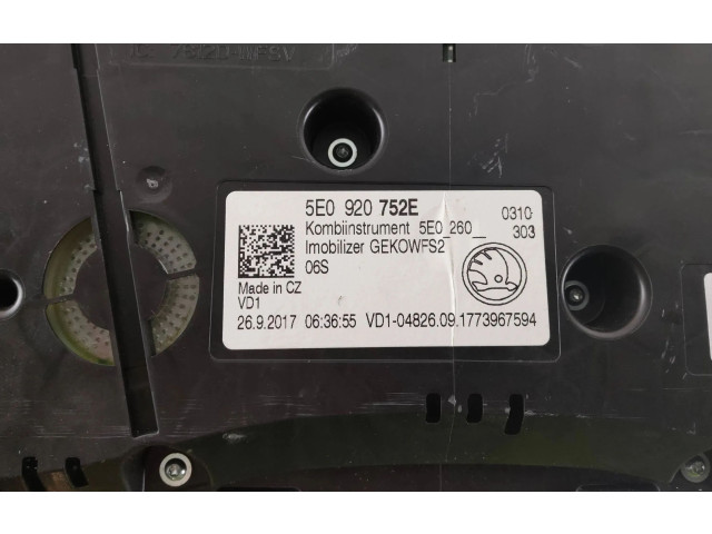 Панель приборов 5E0920752E Skoda Octavia Mk3 (5E)