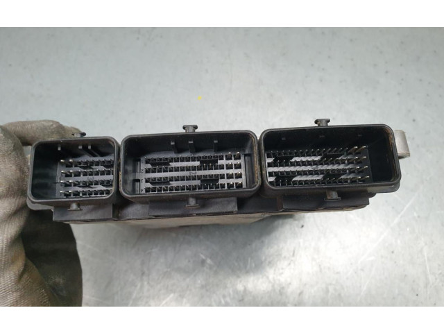 Блок управления двигателя 0281019147, 237102213R   Dacia Lodgy