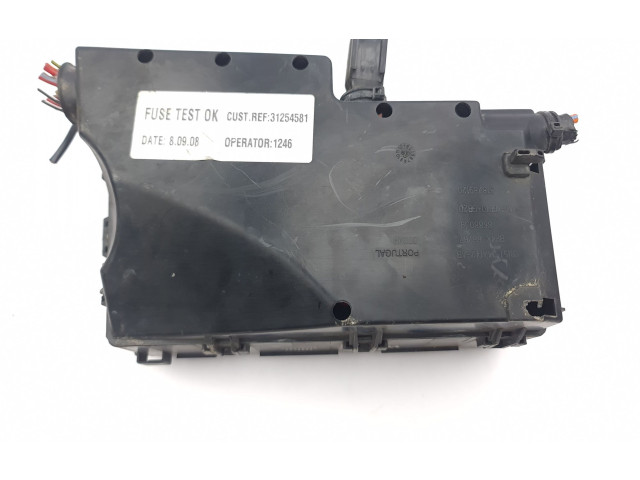 Блок предохранителей 3M5T14A142AB, 8688040   Volvo V50    