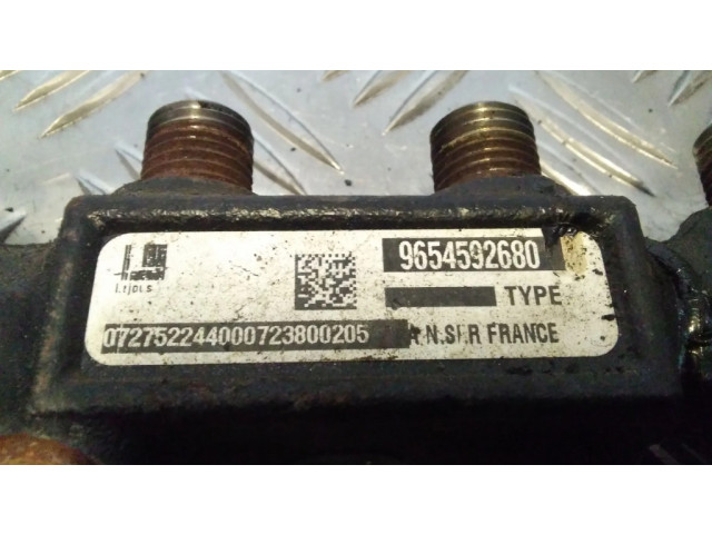Топливная рампа 9654592680, 9655465480   Citroen C4 I 1.6  для двигателя 1