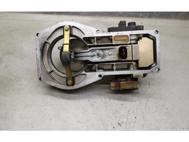 Топливная рампа 0438121011, 026133353 Audi 80 90 B3