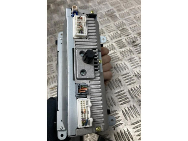 Дисплей Renault Clio IV