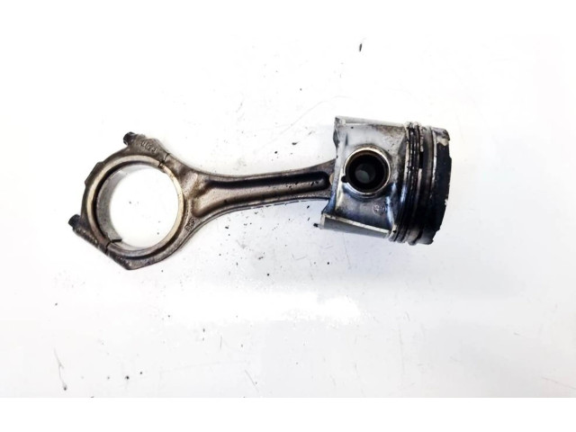 Поршень с шатуном Skoda Superb B5 (3U)