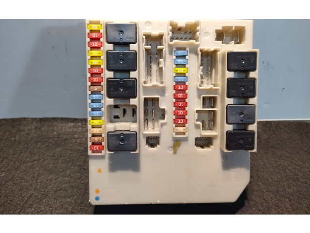 Блок предохранителей  1319, 233293D   Renault Clio III    