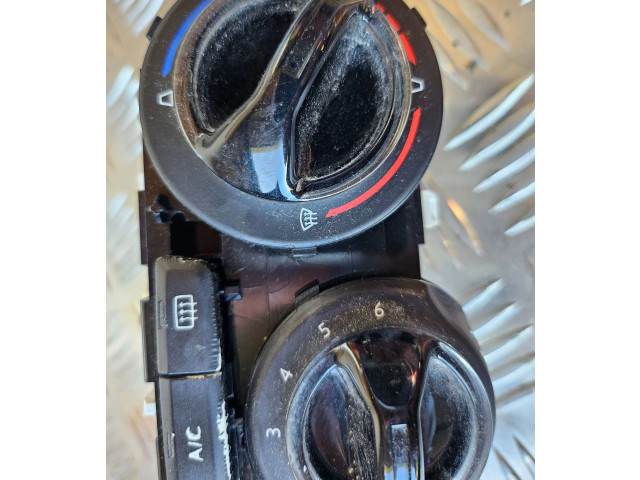 Блок управления климат-контролем E1063074 Peugeot 2008 I