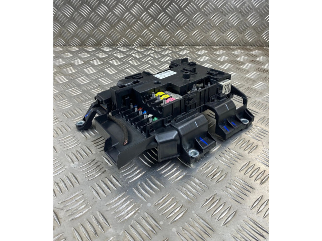   Pojistková skříňka 7P0937548G   Volkswagen Touareg II 2012