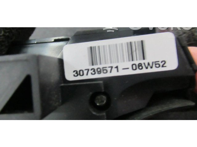 Подушка безопасности водителя 30739571 Volvo V70