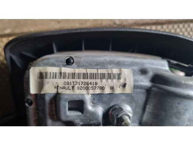 Подушка безопасности водителя 8200057780   Renault Clio II