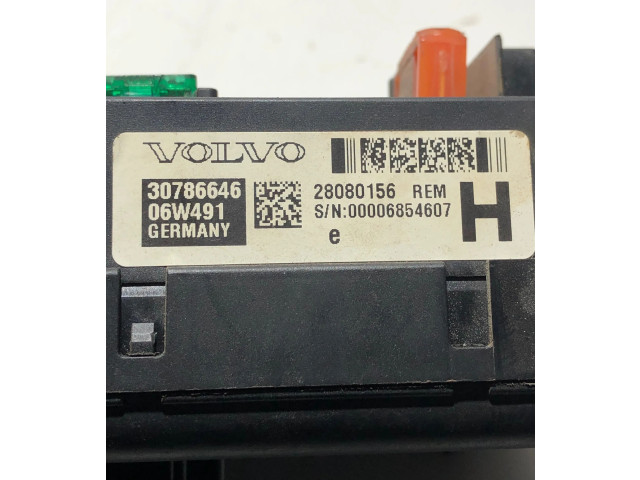Pojistková skříňka 30786646, 00006854607 Volvo XC90 2007