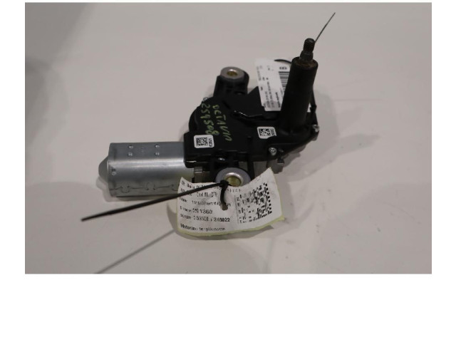Двигатель стеклоочистителя заднего стекла 5H0955711A   Skoda Octavia Mk4
