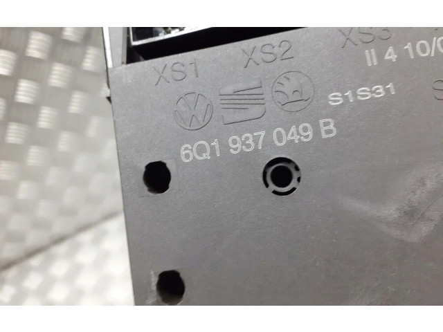 Блок предохранителей 6Q1937049B Skoda Fabia Mk1 (6Y)