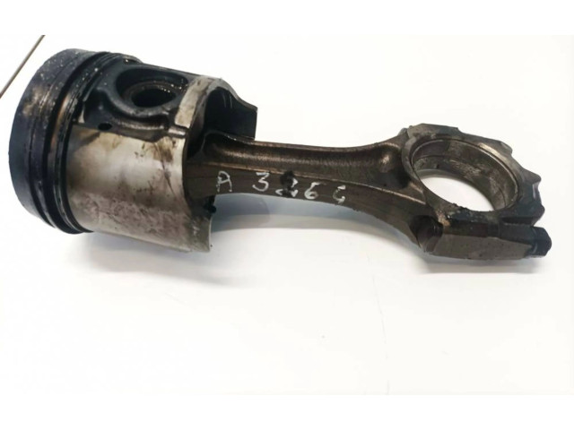 Поршень с шатуном Mazda 626