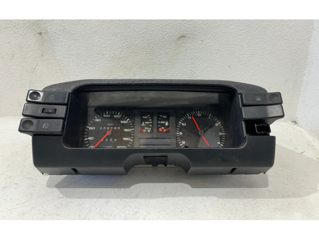 Přístrojová deska Audi 80 90 B2 1985 88471066
