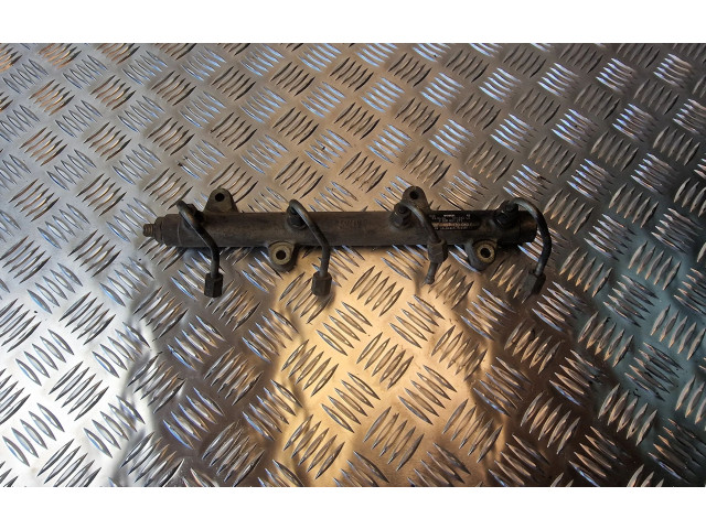 Vstřikovací lišta 057130089C Audi A8 S8 D3 4E