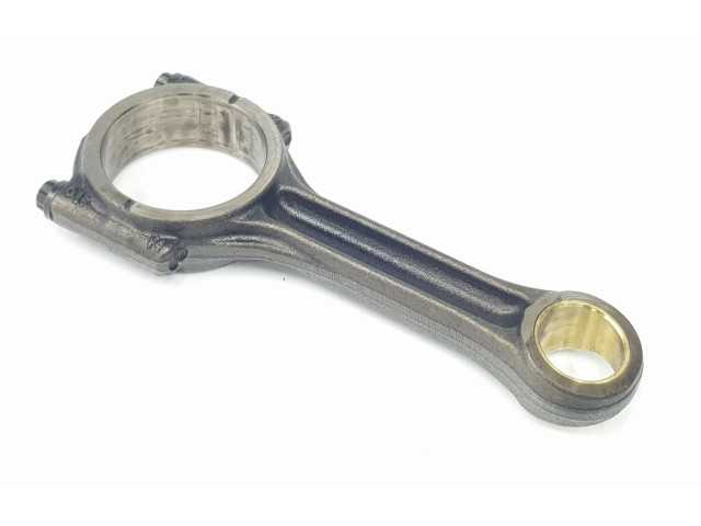Шатун CRLB 04L105401A, 04L105401A    Skoda Superb B8 (3V)  