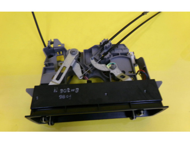 Блок управления климат-контролем Mazda 323