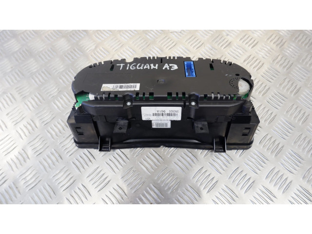 Přístrojová deska Volkswagen Tiguan 2009 5N0920961A, 5N0920961A