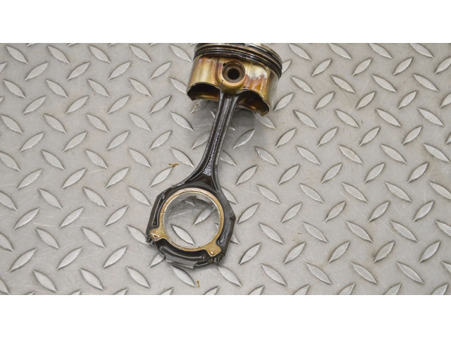 Píst 53236 Mercedes-Benz E W211 M 272.943