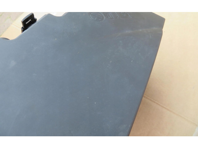 Pojistková skříňka 31398001 Volvo V60 2021