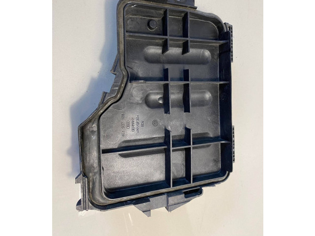 Блок предохранителей  4E1937128   Audi A8 S8 D3 4E    