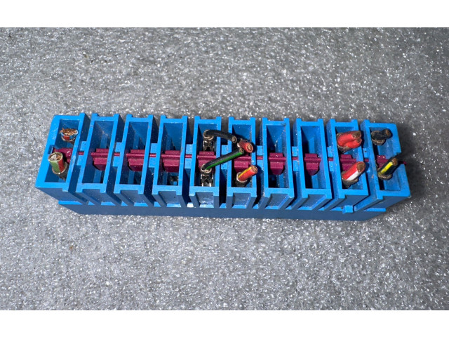 Блок предохранителей  4D0937501   Audi A8 S8 D2 4D    