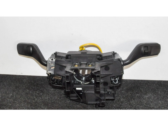 Подрулевой переключатель    Ford Focus