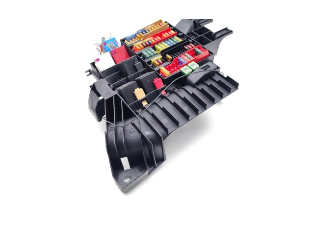 Блок предохранителей 8W2971845A Audi A4 Allroad