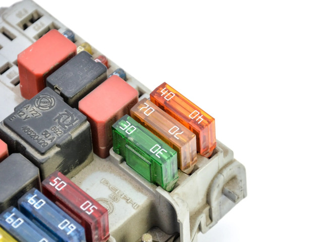 Pojistková skříňka 46835581 Fiat Punto (188) 2003