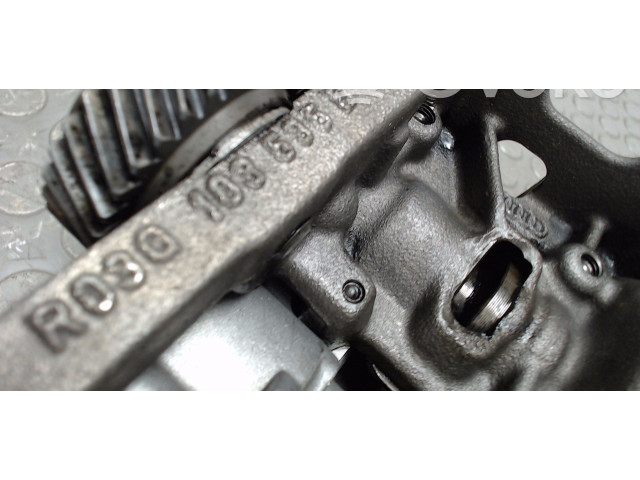 Масляный насос   03G115105G, 03G103537B  Volkswagen PASSAT B6 