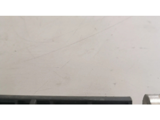 Vstřikovač 8625397, 8604229   BMW 3 F30 F35 F31  pro benzínový motor 2.0  