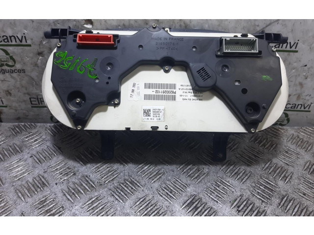 Спидометр (приборный щиток) 8200261102 Renault Clio II