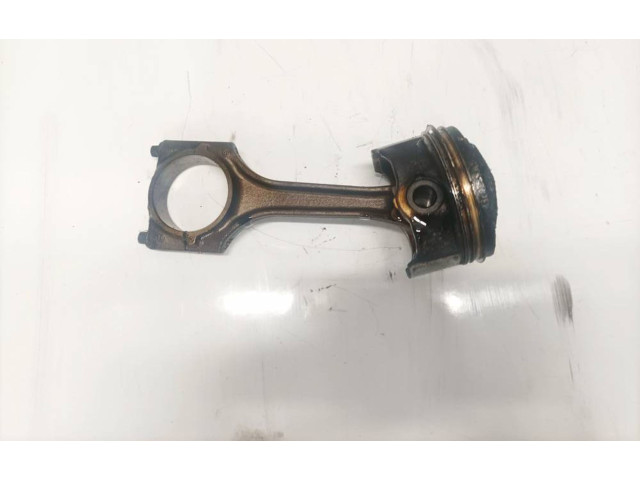 Поршень с шатуном Skoda Superb B6 (3T)