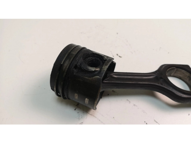 Píst Ford Focus pro naftový motor 1.6