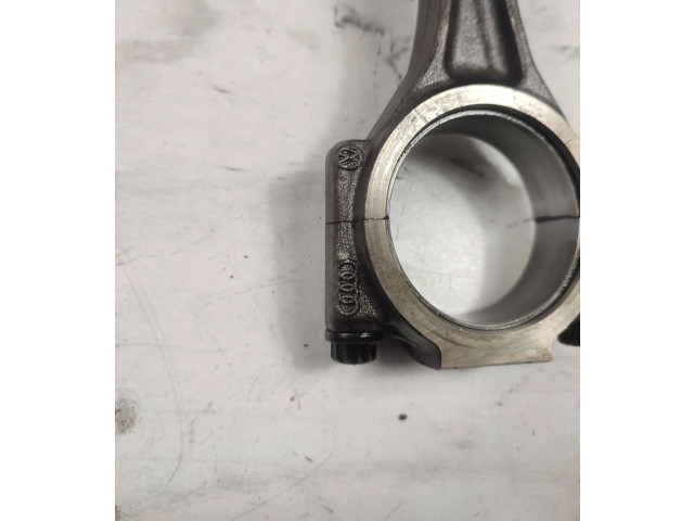  Поршень с шатуном  038J  Volkswagen PASSAT B6  